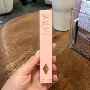 Charlotte Tilbury 
Matte Beauty Blush Wand
